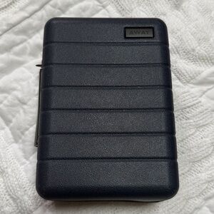 Away United Airlines Travel Hard Mini Case